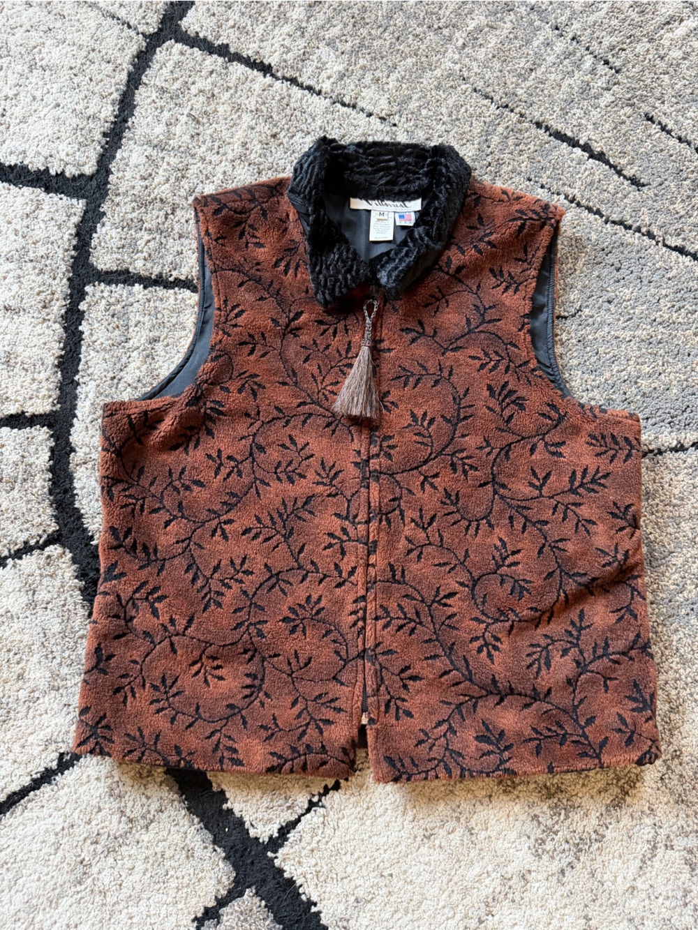 Vintage-Inspired Brown Floral Fleece Vest with Black Collar & Horsehair Tassel.